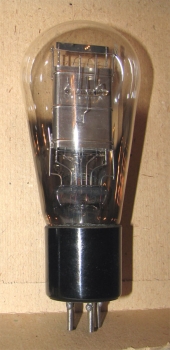 UO-104 triode